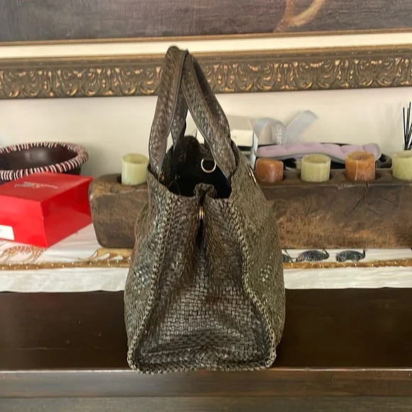 Stunning Dark Green Prada leather Tote Bag - Picture 4 of 16